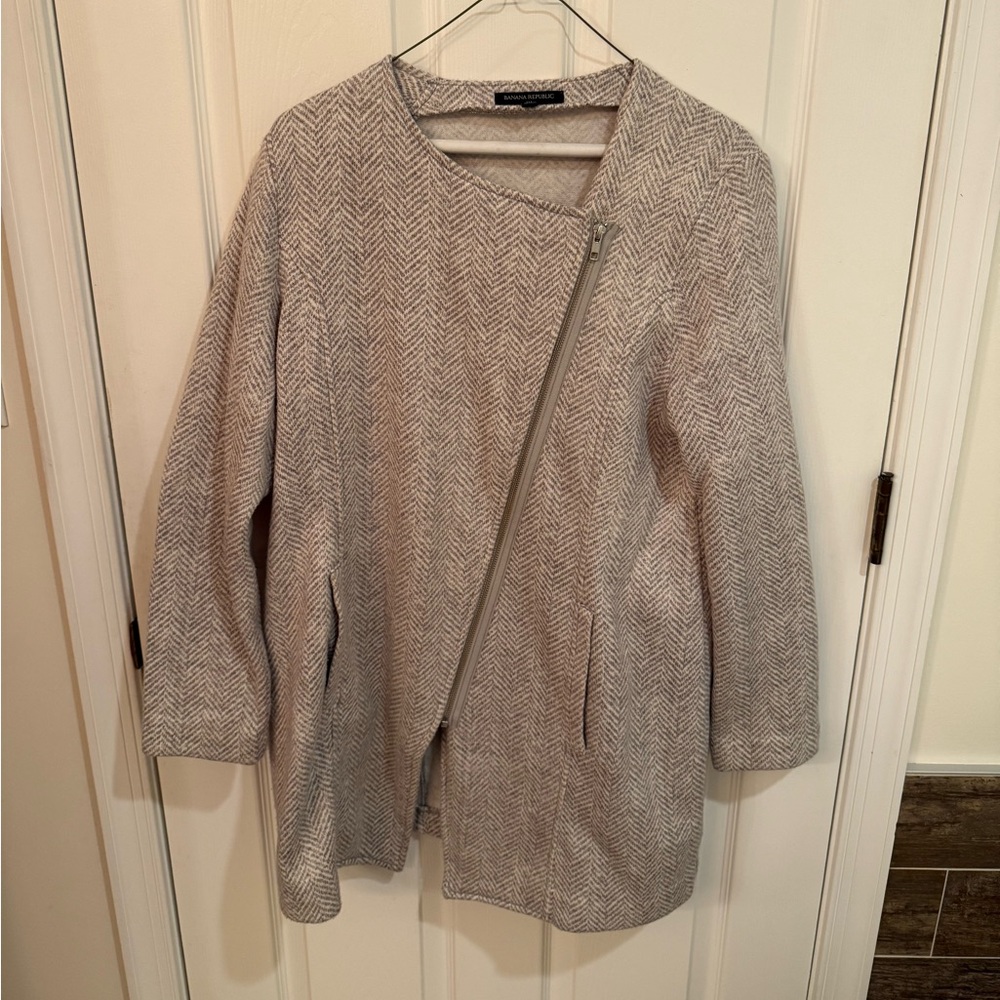 EUC Banana Republic Women's Gray Herringbone Jacket